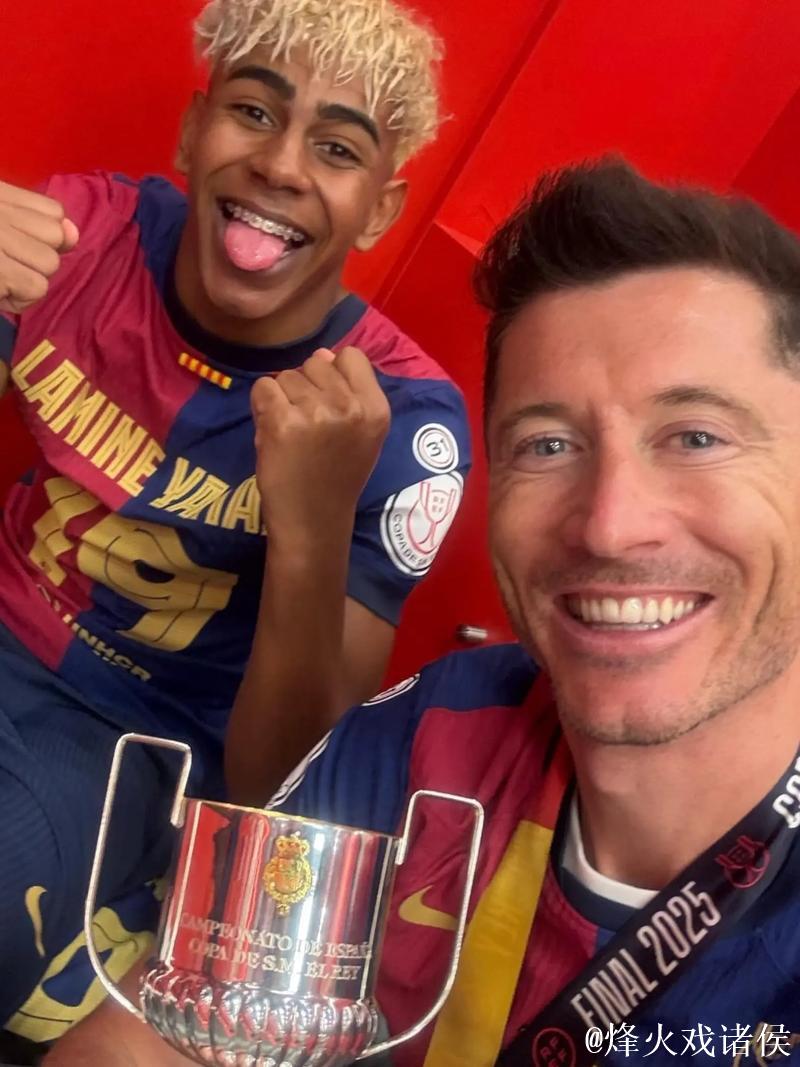 比肩梅西C罗 莱万多夫斯基连续5个赛季打进40球 比肩梅西C罗 莱万多夫斯基连续5个赛季打进40球