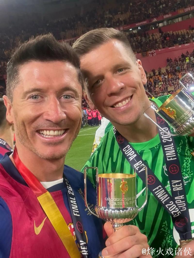 比肩梅西C罗 莱万多夫斯基连续5个赛季打进40球 比肩梅西C罗 莱万多夫斯基连续5个赛季打进40球